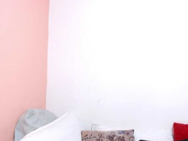 KarinaSuarez1 live cam on BongaCams