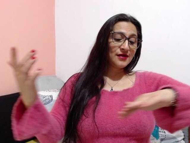 KarinaSuarez1 live cam on BongaCams