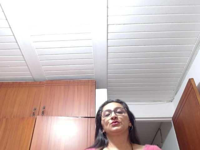 KarinaSuarez1 live cam on BongaCams