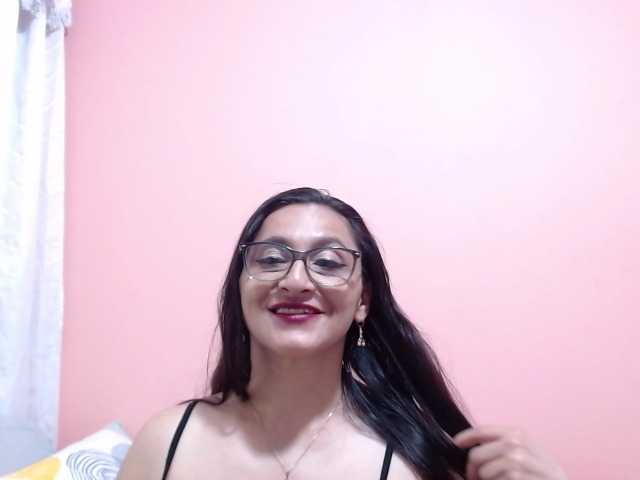 KarinaSuarez1 live cam on BongaCams