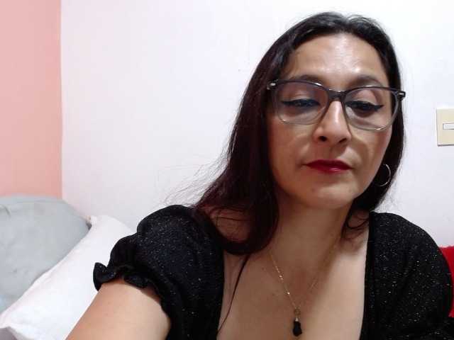 KarinaSuarez1 live cam on BongaCams