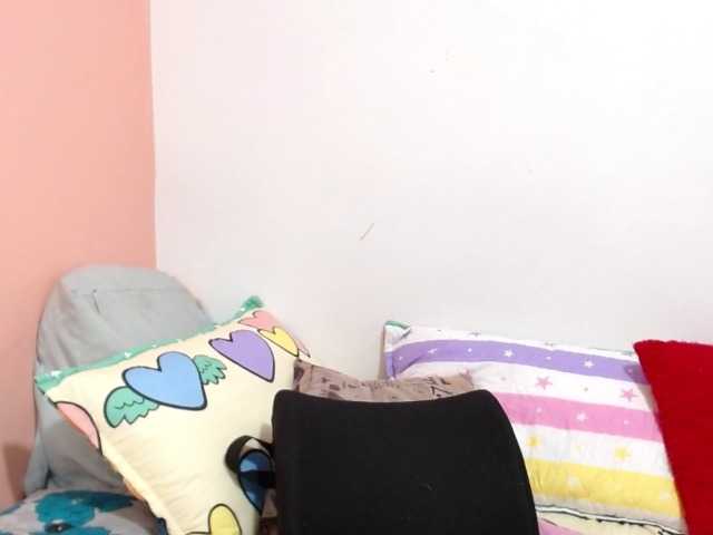 KarinaSuarez1 live cam on BongaCams