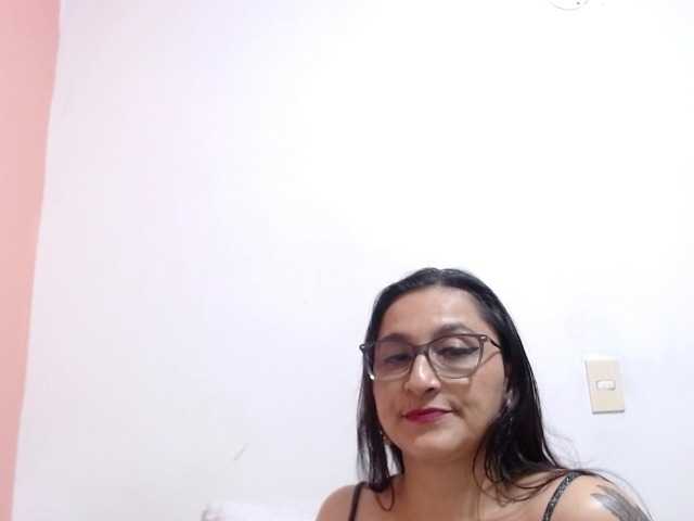 KarinaSuarez1, en directo ahora en BongaCams