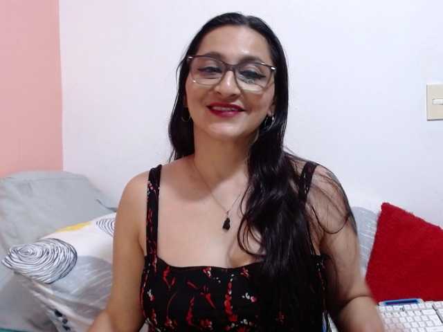 KarinaSuarez1 live cam on BongaCams