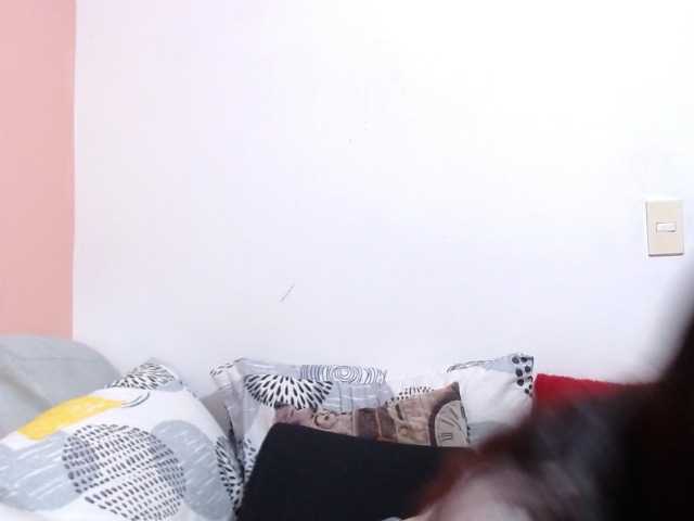 KarinaSuarez1 live cam on BongaCams