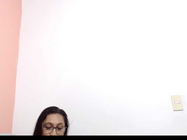 KarinaSuarez1 live cam on BongaCams