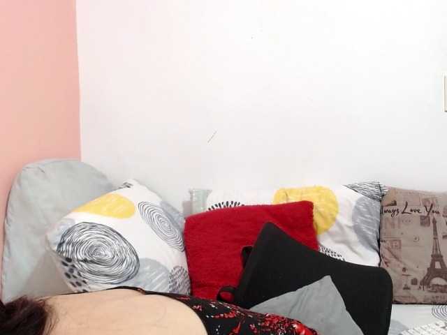 KarinaSuarez1 live cam on BongaCams