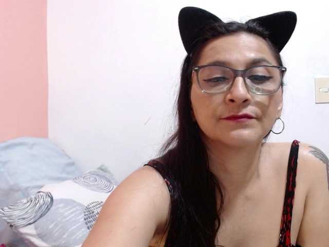 KarinaSuarez1 live cam on BongaCams
