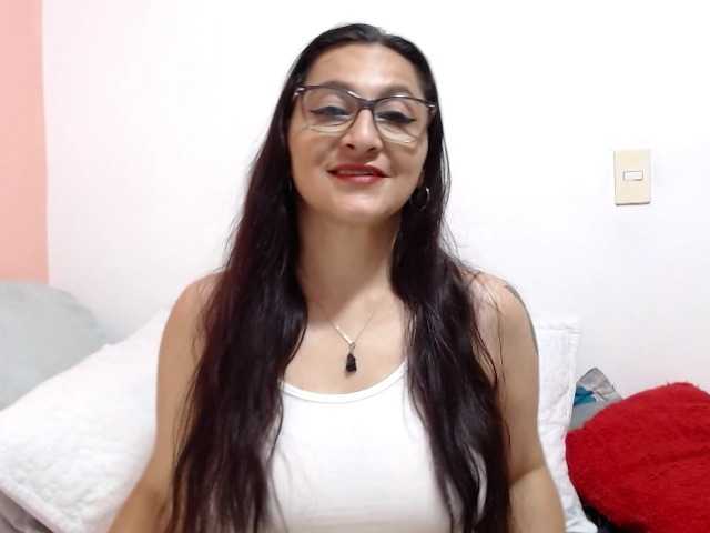 KarinaSuarez1 live cam on BongaCams