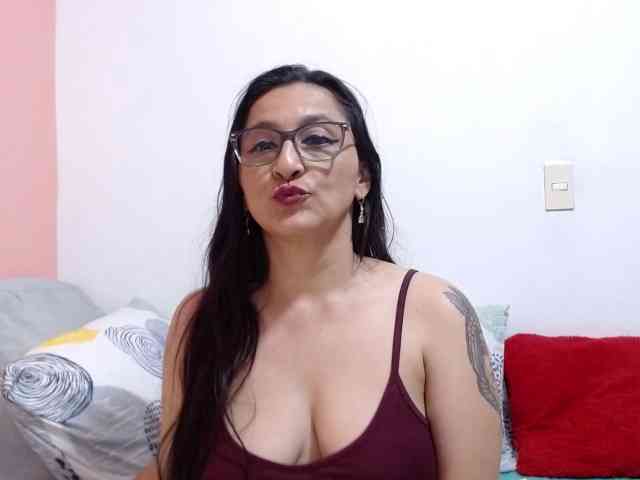 KarinaSuarez1 KarinaSuarez1