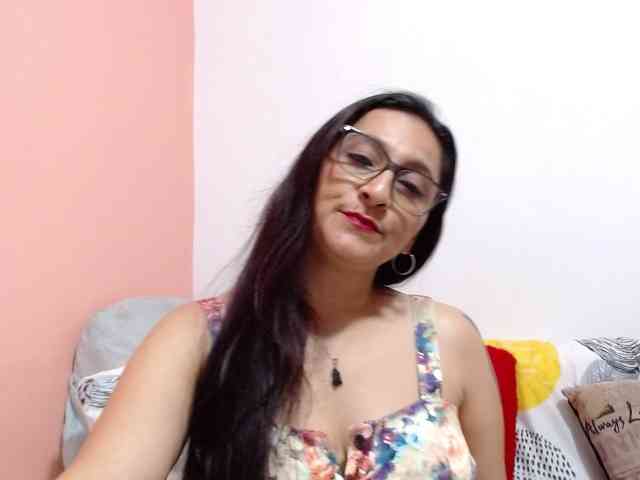 KarinaSuarez1 KarinaSuarez1