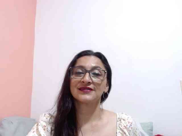 KarinaSuarez1 KarinaSuarez1