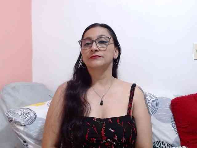 KarinaSuarez1 KarinaSuarez1