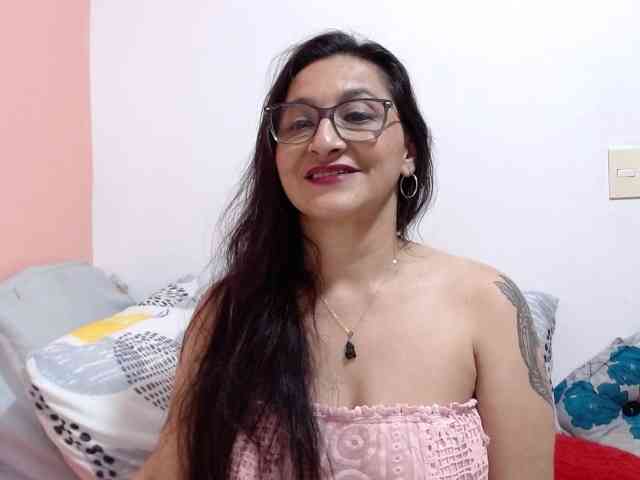 KarinaSuarez1 KarinaSuarez1