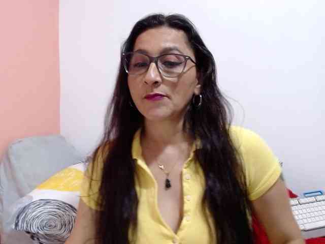 KarinaSuarez1 KarinaSuarez1