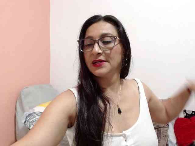 KarinaSuarez1 KarinaSuarez1
