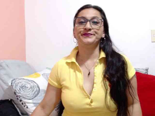 KarinaSuarez1 KarinaSuarez1
