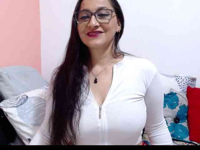 KarinaSuarez1 KarinaSuarez1