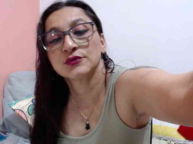 KarinaSuarez1 KarinaSuarez1