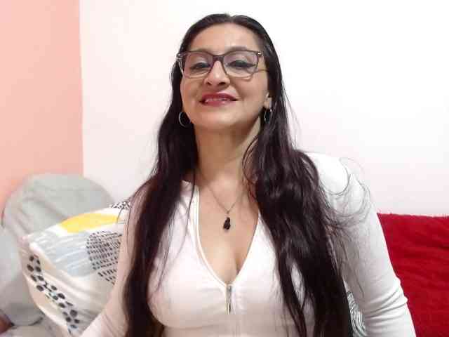 KarinaSuarez1 KarinaSuarez1