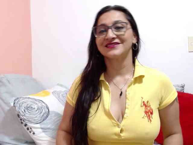KarinaSuarez1 KarinaSuarez1