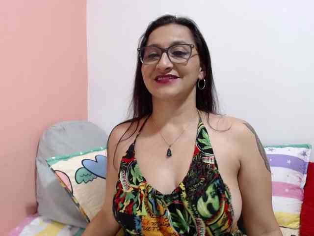 KarinaSuarez1 KarinaSuarez1