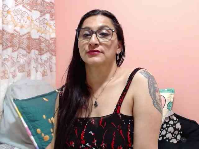 KarinaSuarez1 KarinaSuarez1