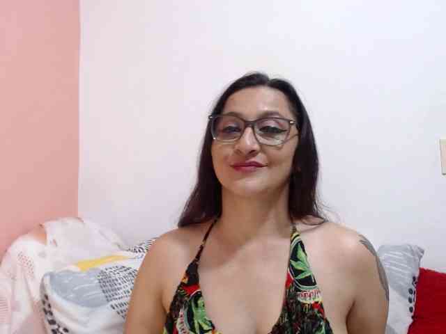 KarinaSuarez1 KarinaSuarez1