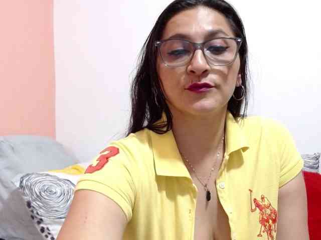 KarinaSuarez1 KarinaSuarez1