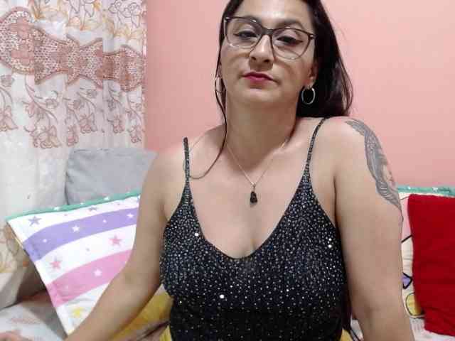 KarinaSuarez1 KarinaSuarez1
