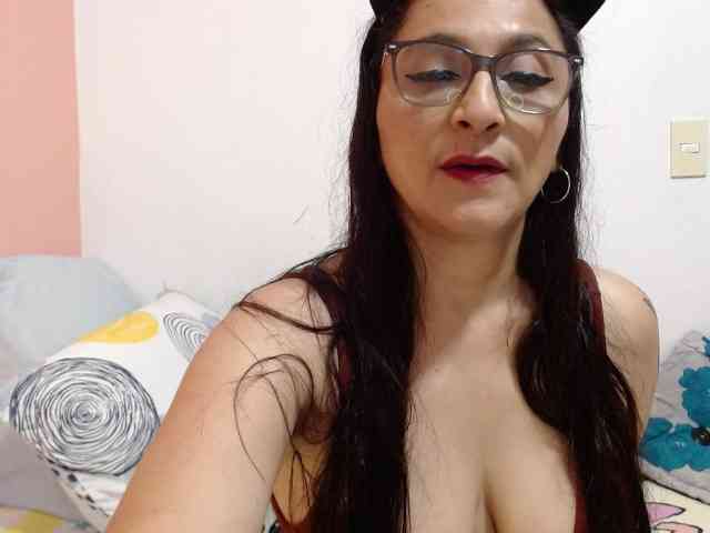 KarinaSuarez1 KarinaSuarez1