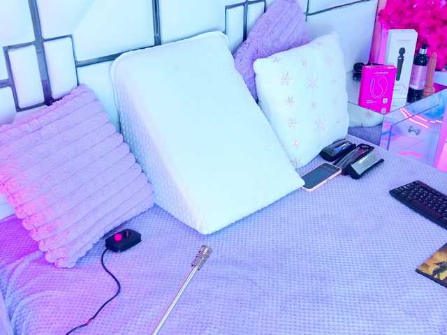 MiaSton live cam on BongaCams