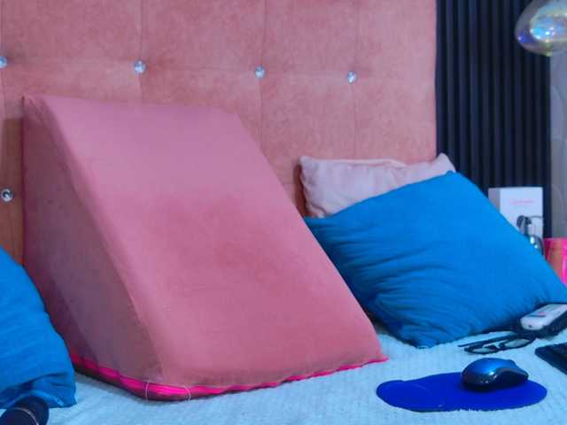 MiaSton live cam on BongaCams
