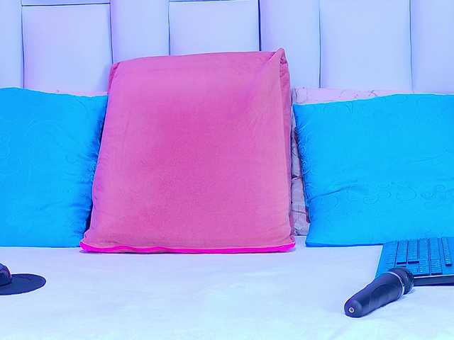 MiaSton live cam on BongaCams