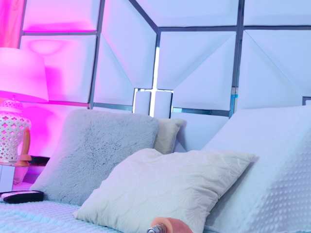 MiaSton live cam on BongaCams