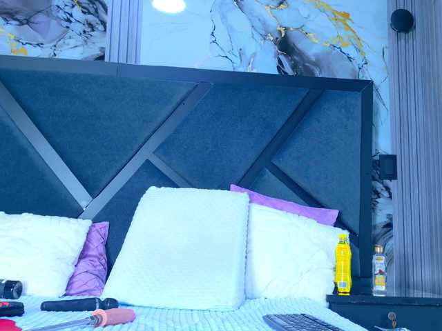 MiaSton live cam on BongaCams
