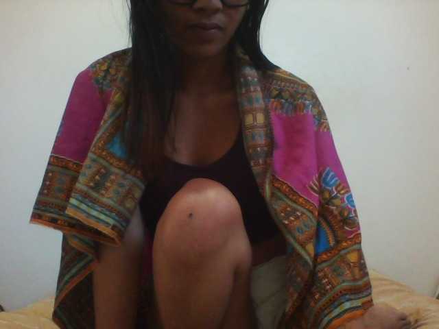 PrettyLie live cam on BongaCams