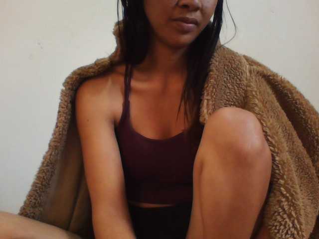 PrettyLie live cam on BongaCams