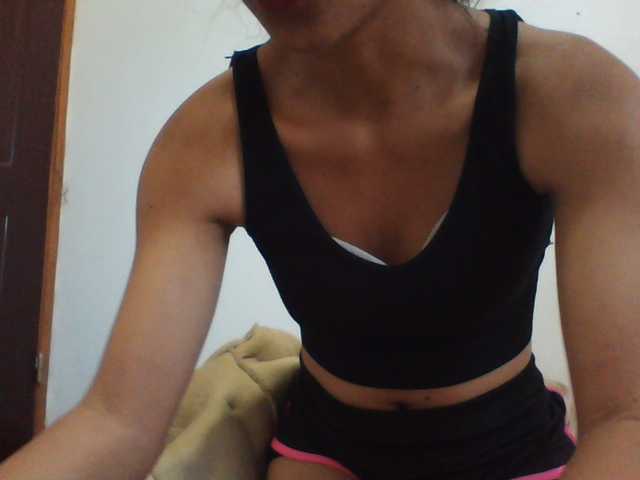 PrettyLie live cam on BongaCams