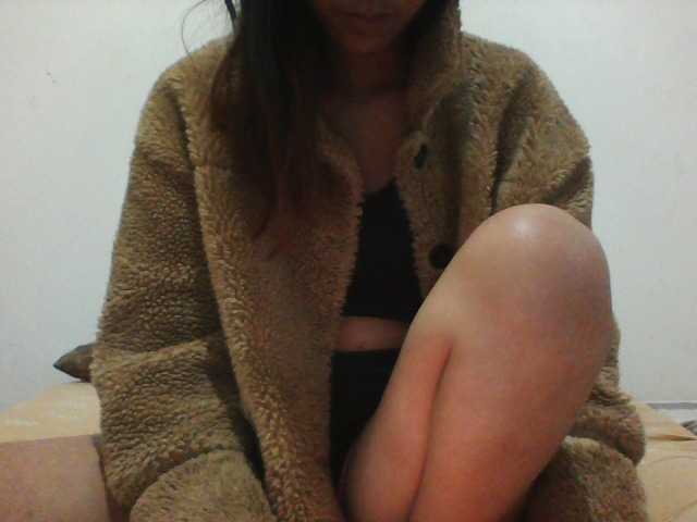 PrettyLie live cam on BongaCams