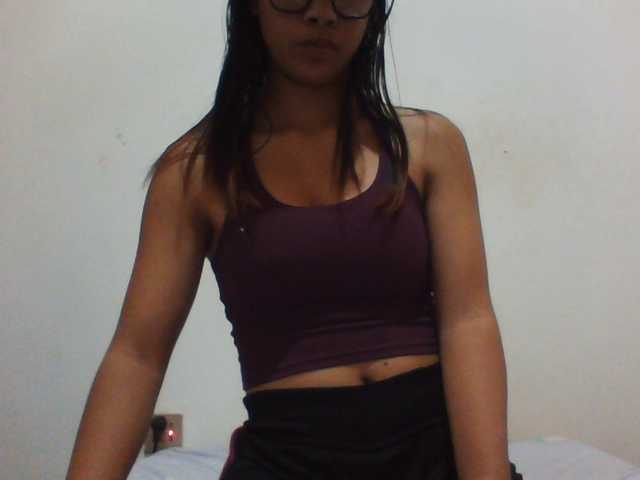 PrettyLie live cam on BongaCams