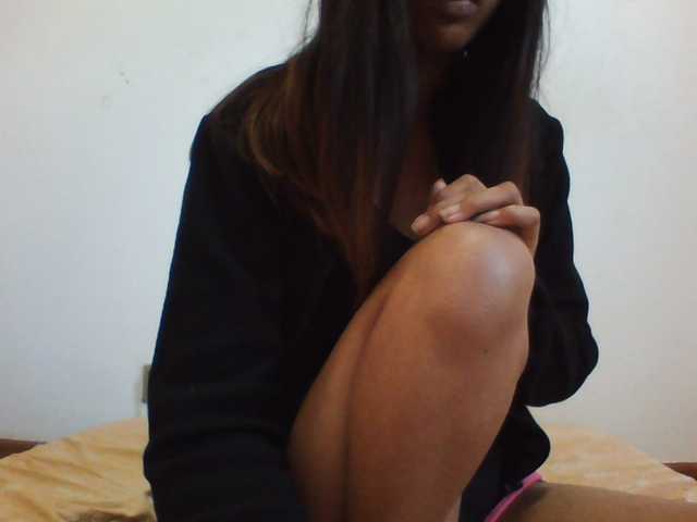 Sex chat gratuit in direct cu PrettyLie pe BongaCams
