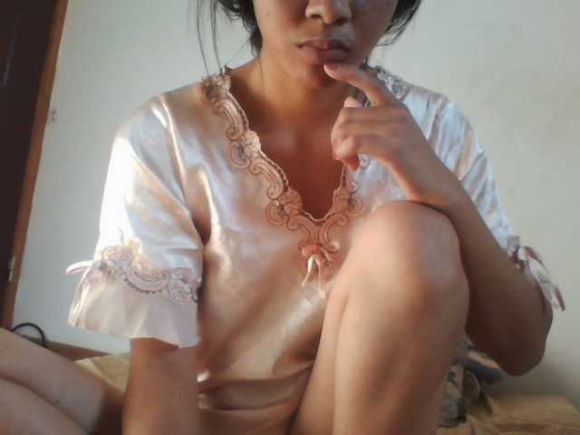 PrettyLie live cam on BongaCams