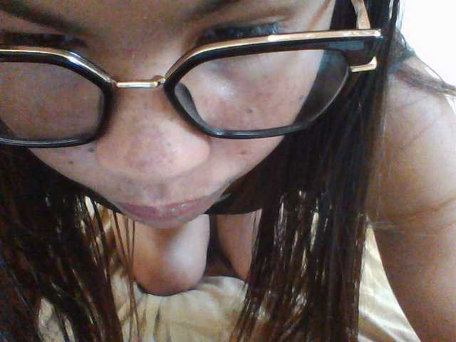 PrettyLie live cam on BongaCams