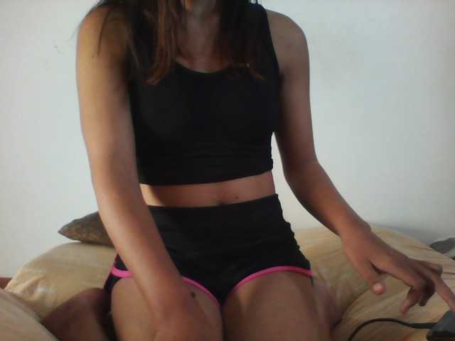 PrettyLie live cam on BongaCams