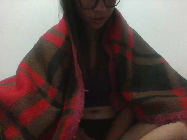 PrettyLie live cam on BongaCams