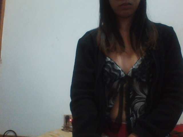 PrettyLie live cam on BongaCams