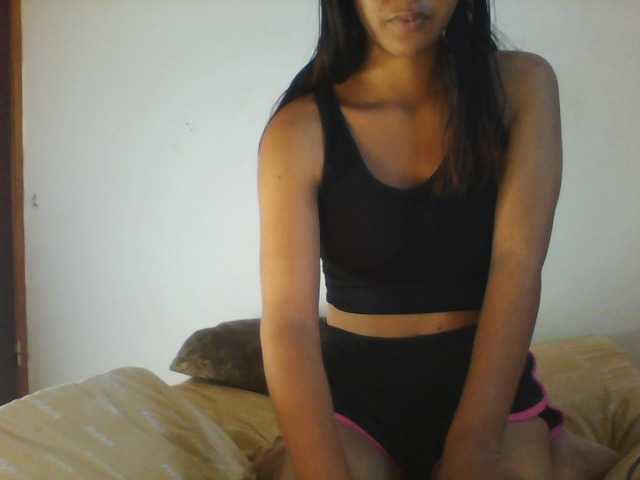 PrettyLie live cam on BongaCams