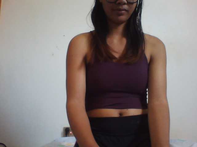 PrettyLie live webcam show