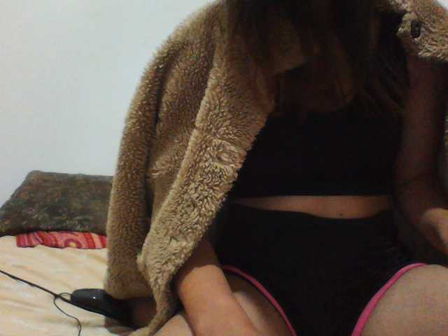 PrettyLie live cam on BongaCams